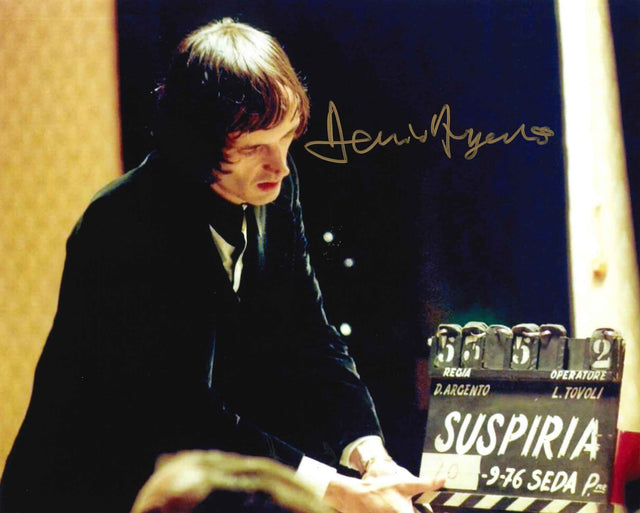 Fotografia autografata Dario Argento sul set di Suspiria 1977 con ciak regia Argento operatore Tovoli – maestro horror – autografo originale pennarello dorato – Excellent