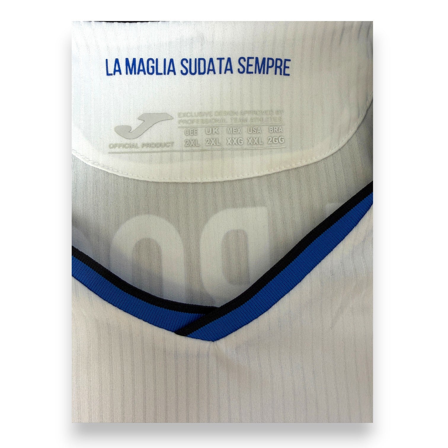 Dettaglio etichetta taglia XXL maglia Atalanta Away 2022-23 Marten De Roon – Joma official product