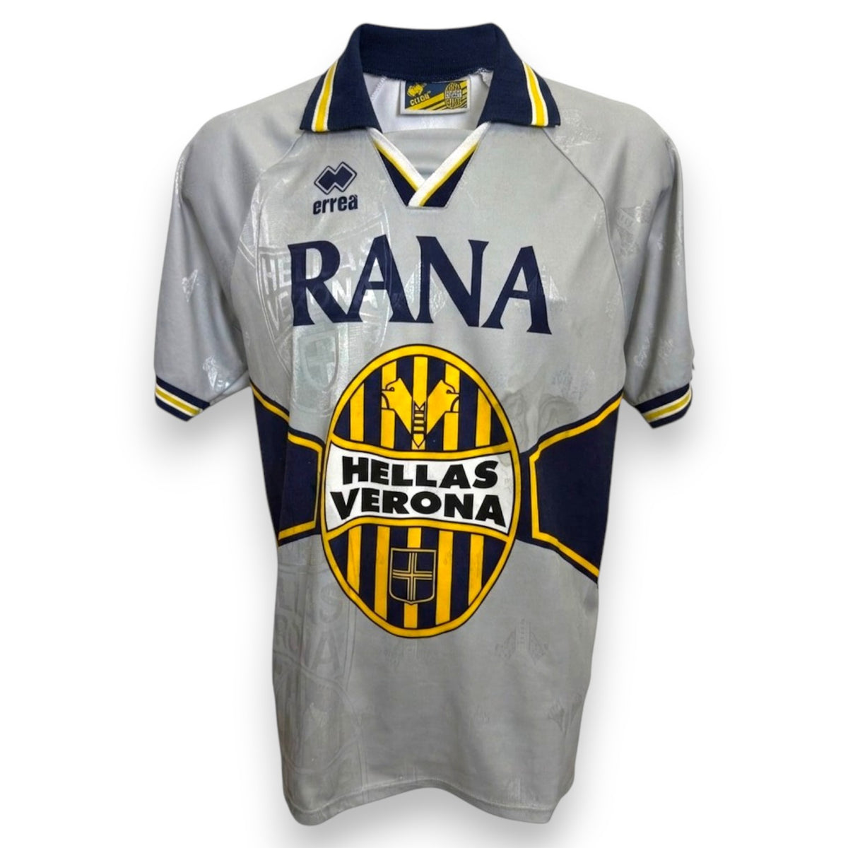 Maglia Hellas Verona Third 1995-96 Erreà grigia con sponsor Rana e maxi stemma gialloblù – vintage store