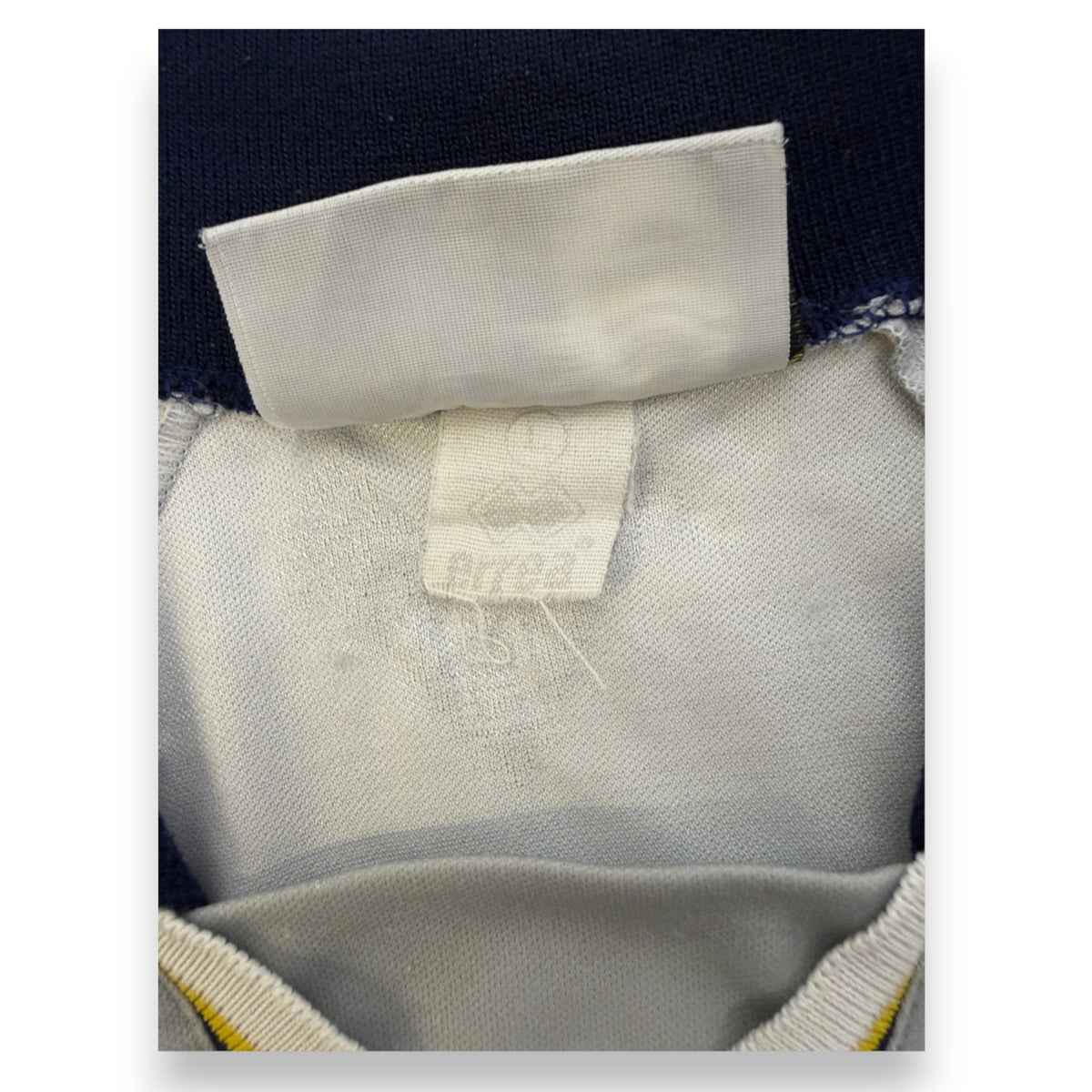 Etichetta interna Erreà colletto maglia Hellas Verona 1995-96 vintage – taglia L