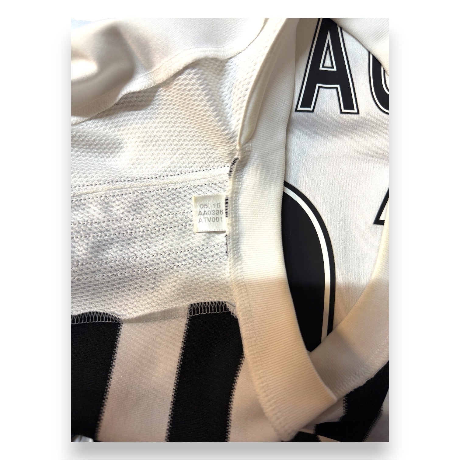 Etichetta interna con codice data 05/15 – maglia Juventus Home 2015-16 Dybala