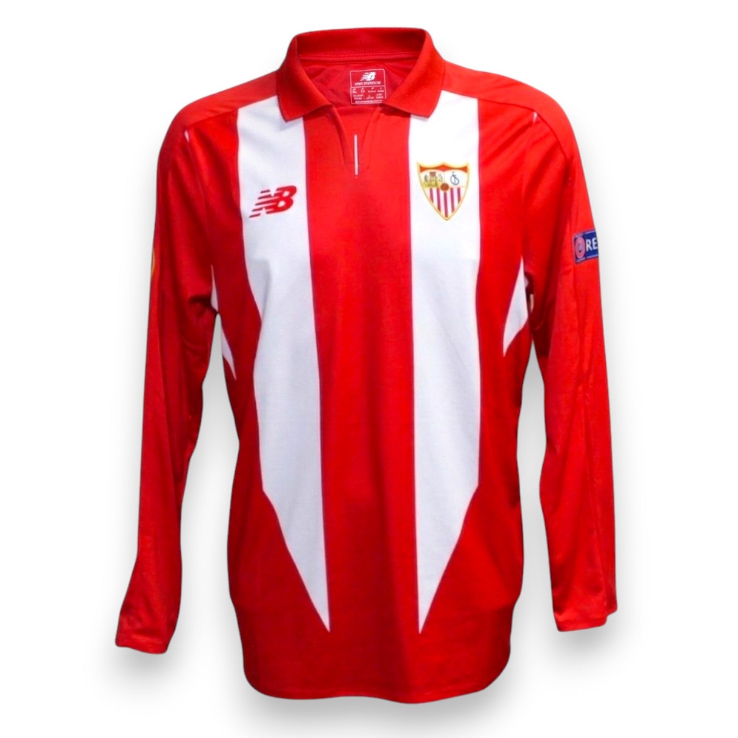Fronte maglia Siviglia Away 2015-16 Player Issued Escudero N.18 – New Balance – strisce rosse bianche verticali – patch UEL – patch UEFA Respect – Winner 2015