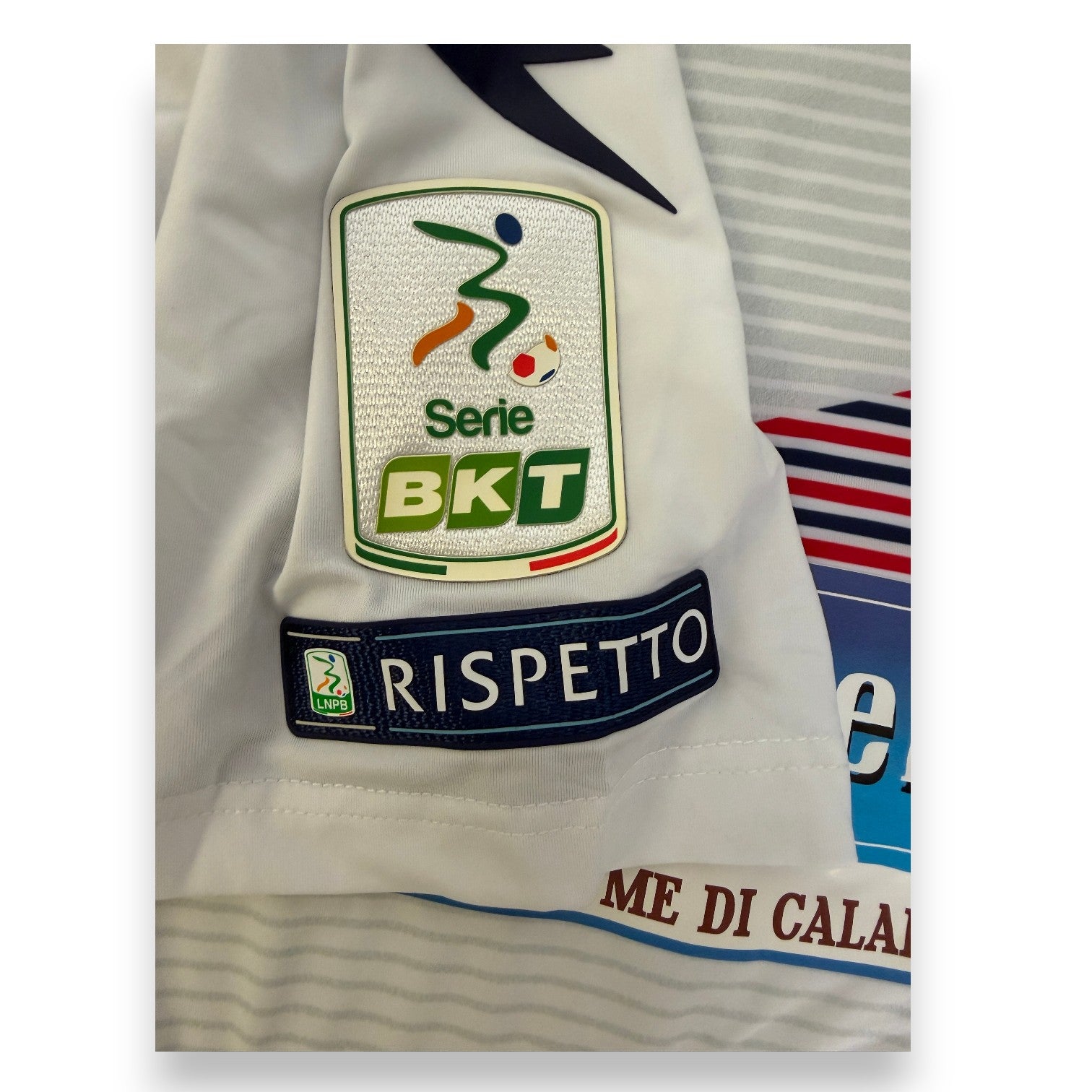 Patch ufficiale Serie BKT e patch LNPB Rispetto maglia FC Crotone Away 2019-20 Player Issued Zeus – Jean Lambert Evan's N.26