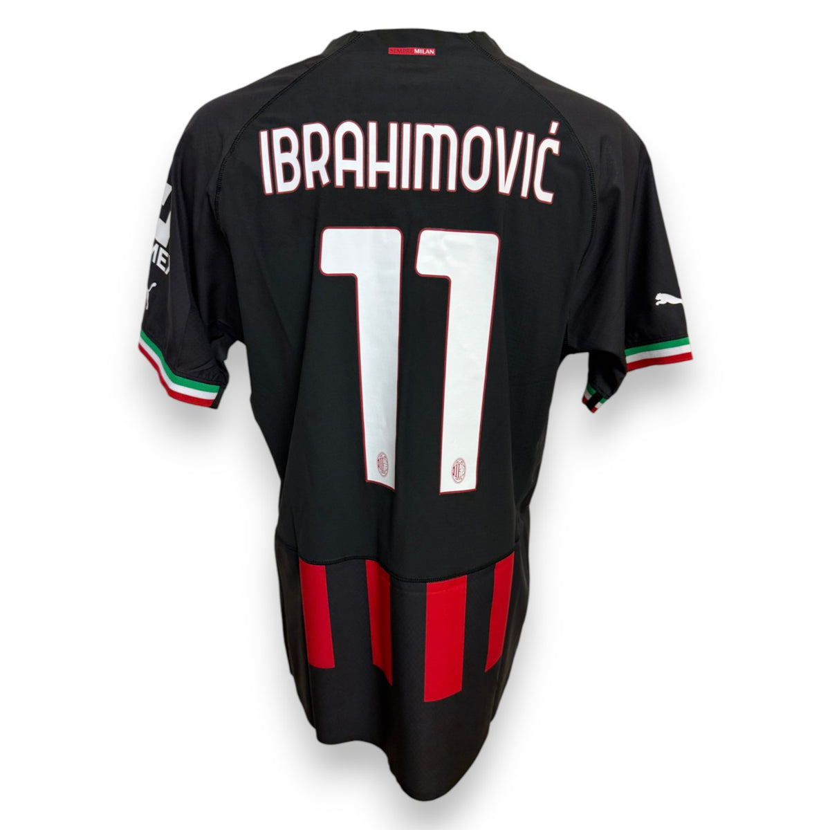 Retro maglia AC Milan Home 2022-23 Zlatan Ibrahimović numero 11 – Store versione Authentic Puma – scritta Sempre Milan