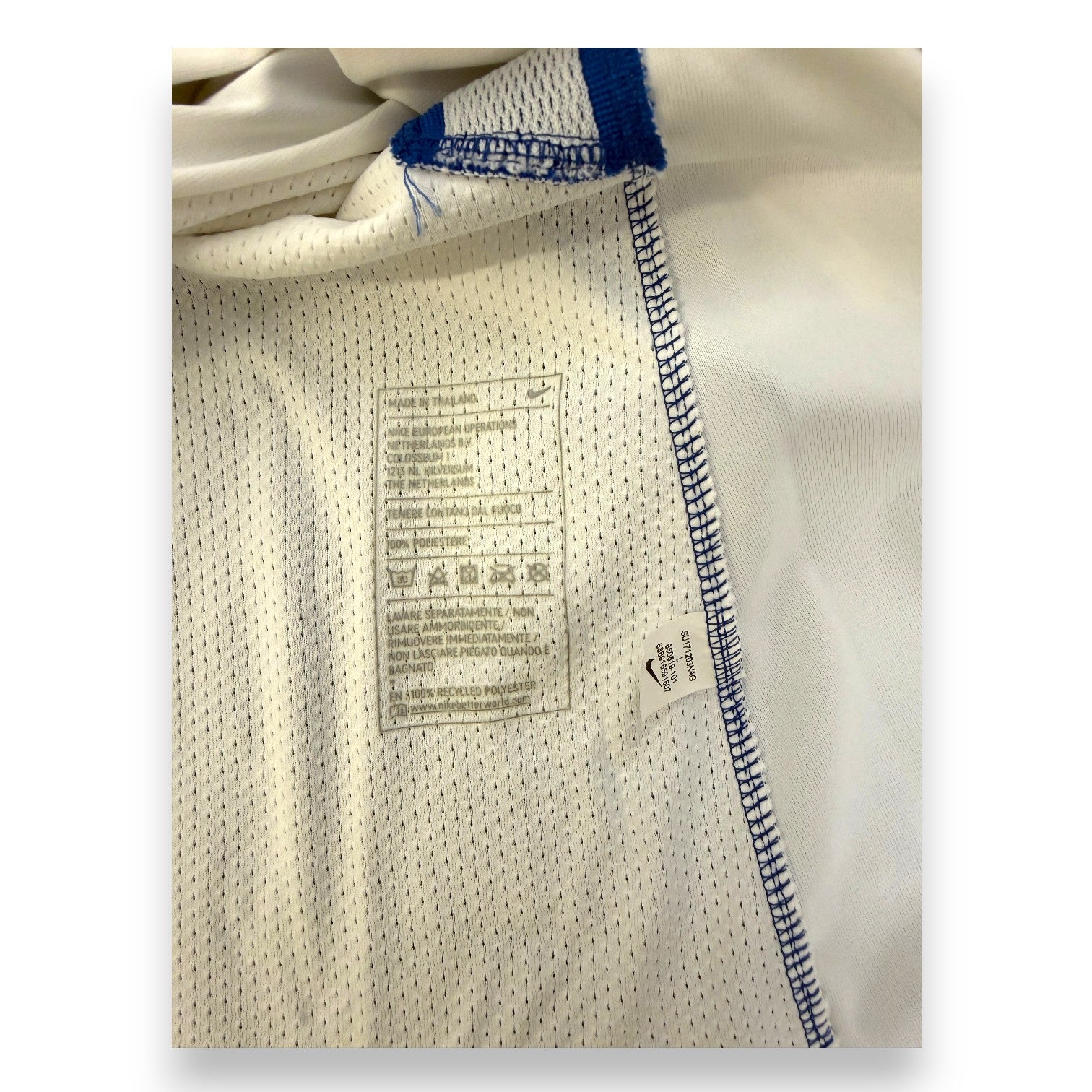 Etichetta interna maglia Inter Away 2017-18 Player Issued Nike Aeroswift – Made in Thailand – 100% poliestere riciclato