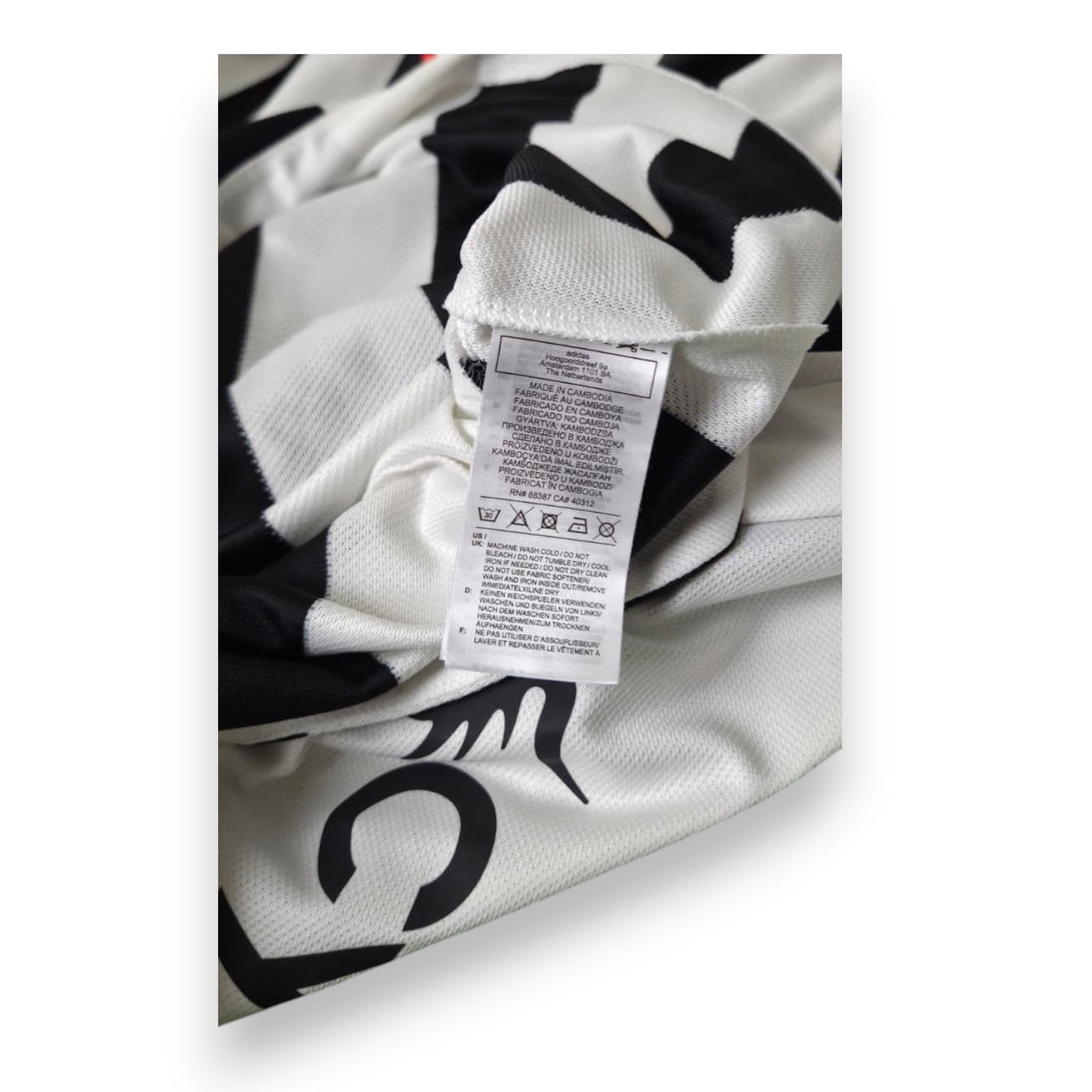 Etichetta lavaggio adidas maglia Juventus Home Player Issued 2021-22 – Made in Cambodia – Moise Kean numero 18