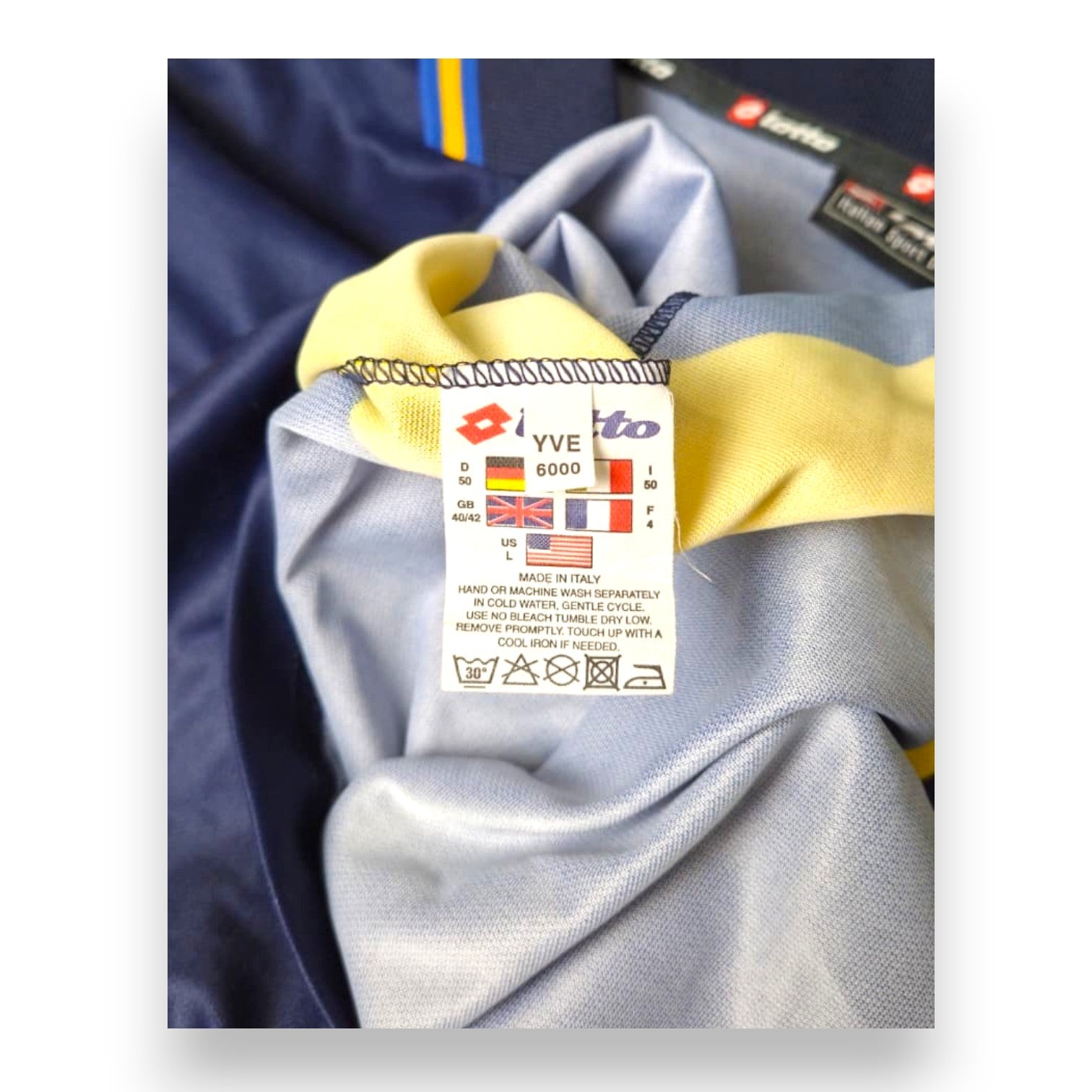 Etichetta interna Lotto Italian Sport Design maglia Hellas Verona Away 2000-01 Player Issued – Made in Italy taglia L – numero 23 Martin Laursen