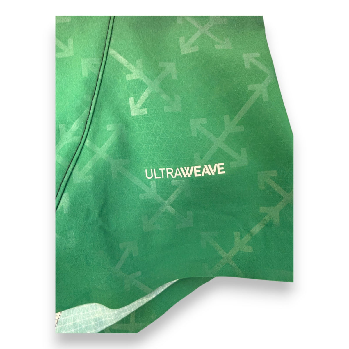 Dettaglio tessuto Ultraweave maglia Milan Off-White 2024-25 Authentic – pattern frecce sfumatura verde