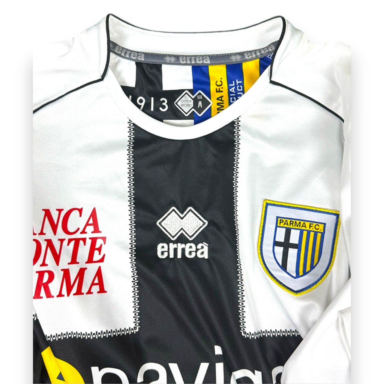 Dettaglio collo maglia Parma Home 2011-12 Player Issued – etichetta Erreà Official Product taglia M – interno gialloblù Parma FC