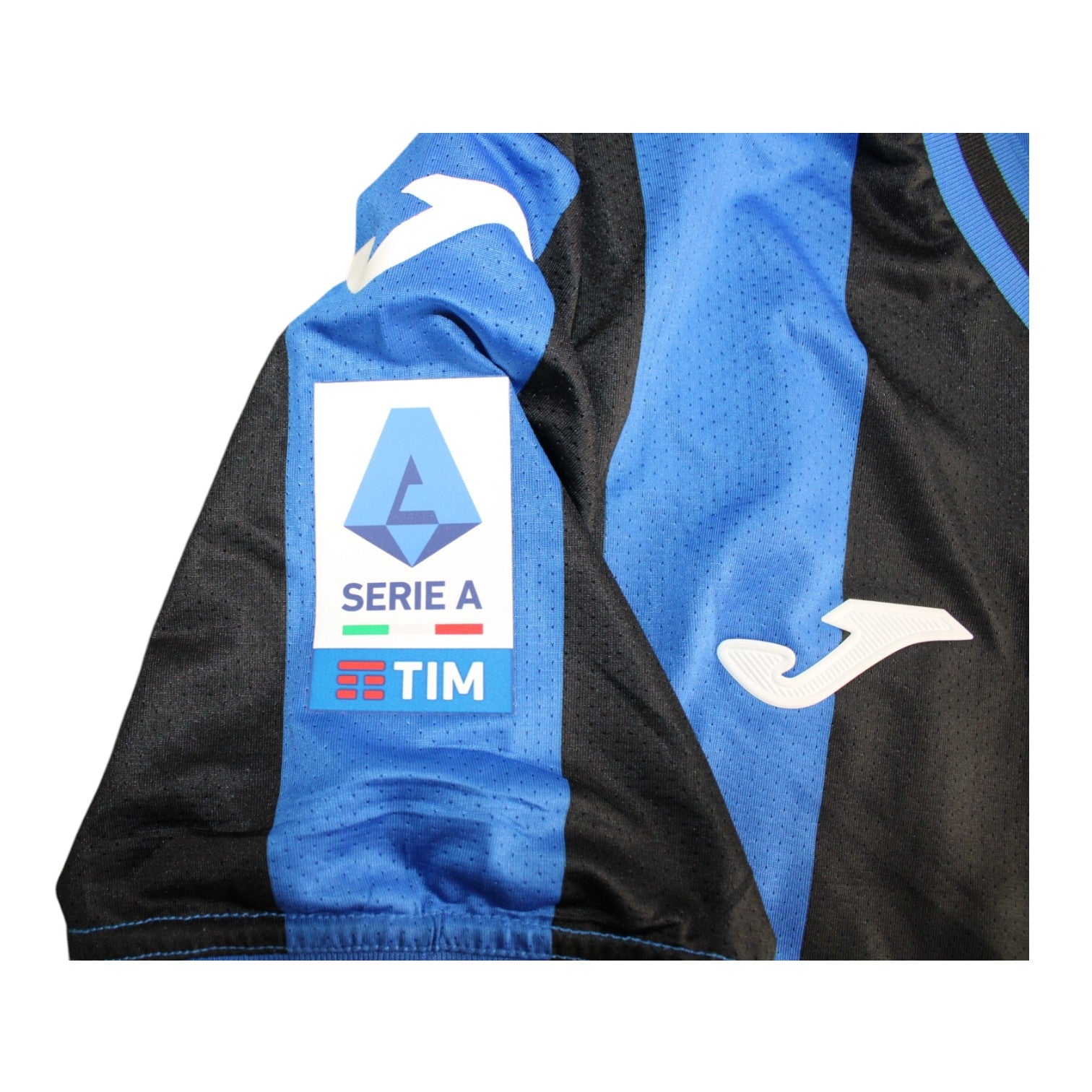 Patch Serie A TIM 2023-24 manica maglia Atalanta Store autografata Koopmeiners – Joma – trama geometrica nerazzurra