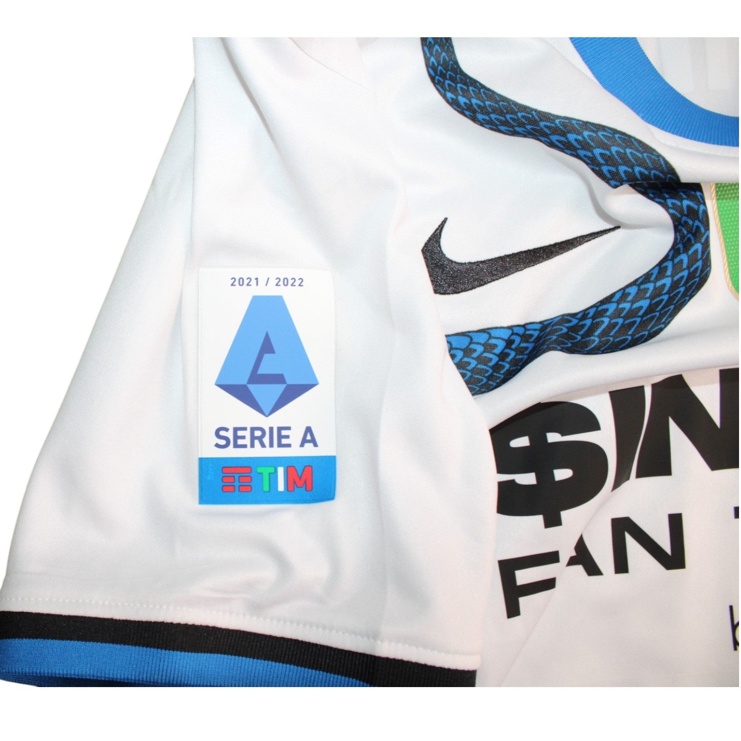 Patch Serie A TIM 2021-2022 maglia Inter Away Biscione Nike – swoosh nero – dettaglio manica