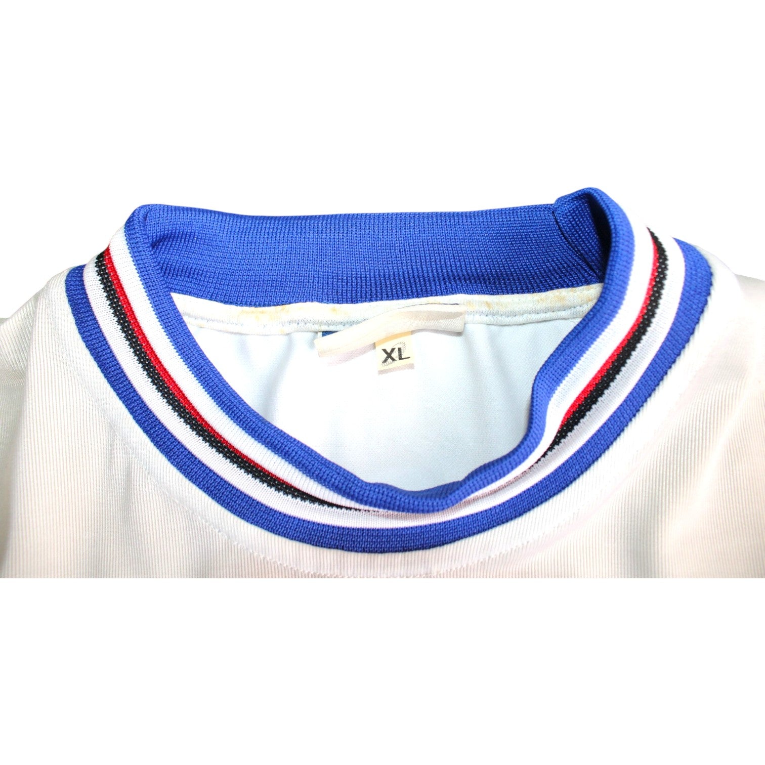 Colletto interno maglia Sampdoria Away 2001-02 Player Issued – colori blucerchiati blu nero rosso bianco – etichetta taglia XL – segni di conservazione sul bordo interno