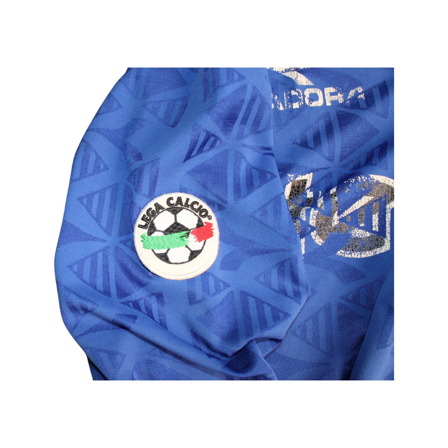 Patch Lega Calcio Serie A manica maglia Udinese Third 1998-99 Player Issued Diadora – motivo geometrico blu – sponsor Telital deteriorato