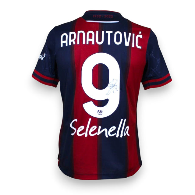 Retro maglia Bologna Home 2022-23 nameset Arnautović 9 con autografo originale – sponsor Selenella – Macron – Serie A
