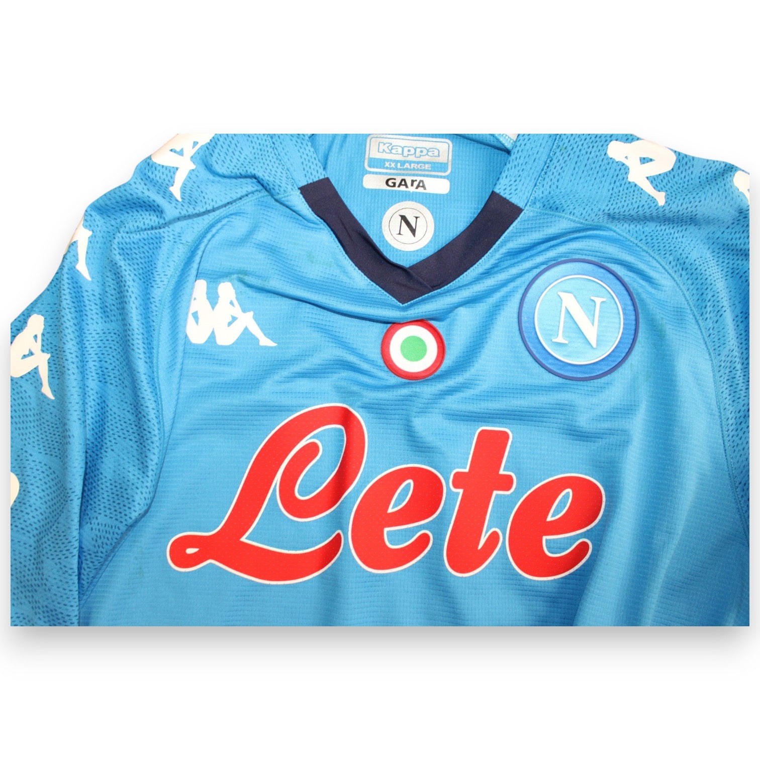Dettaglio colletto tag Kappa XX Large GARA – maglia SSC Napoli Home 2020-21 Player Issued Andrea Petagna