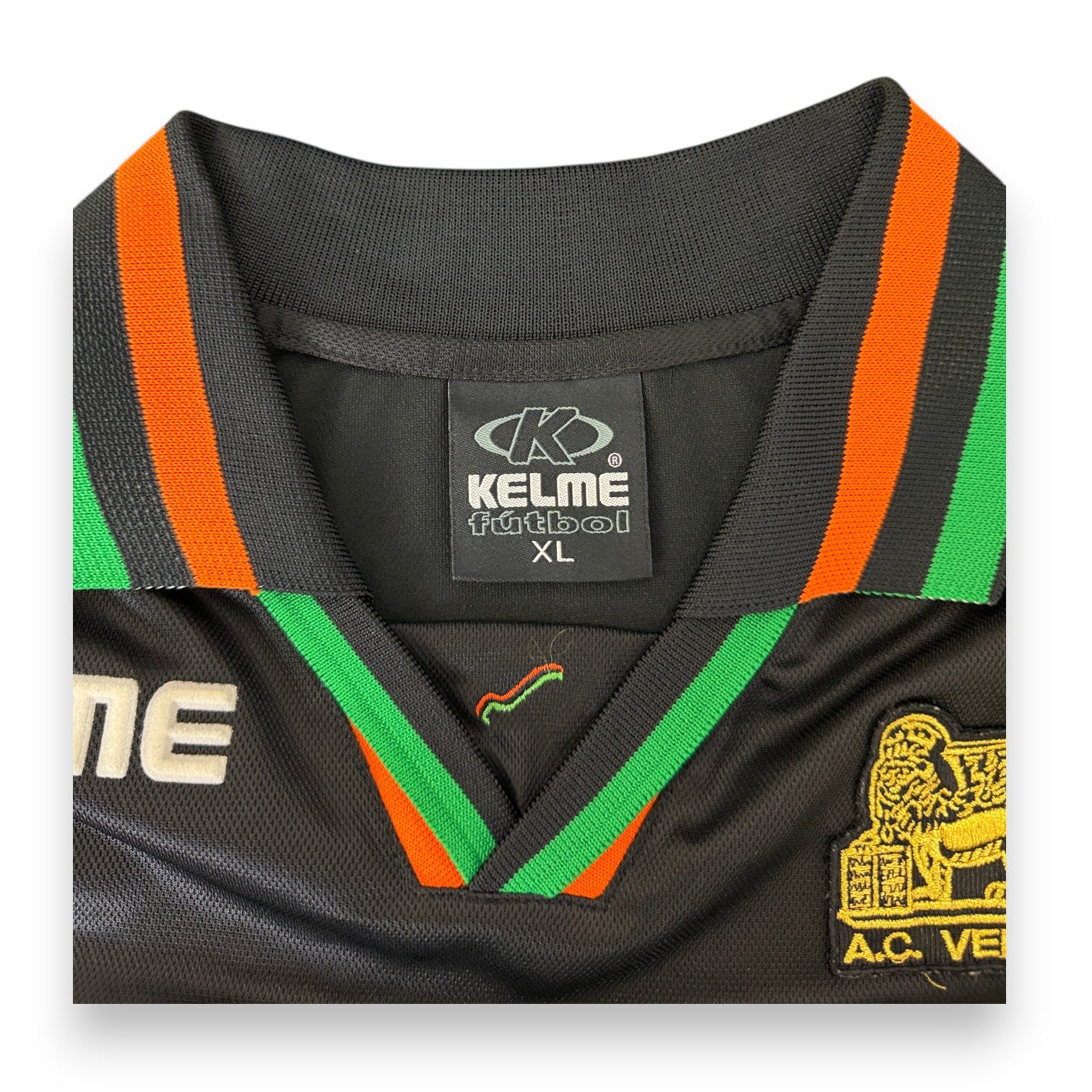 Etichetta taglia XL colletto maglia Venezia FC Home 2002-03 Kelme fútbol – Player Issued Paolo Poggi – arancio e verde