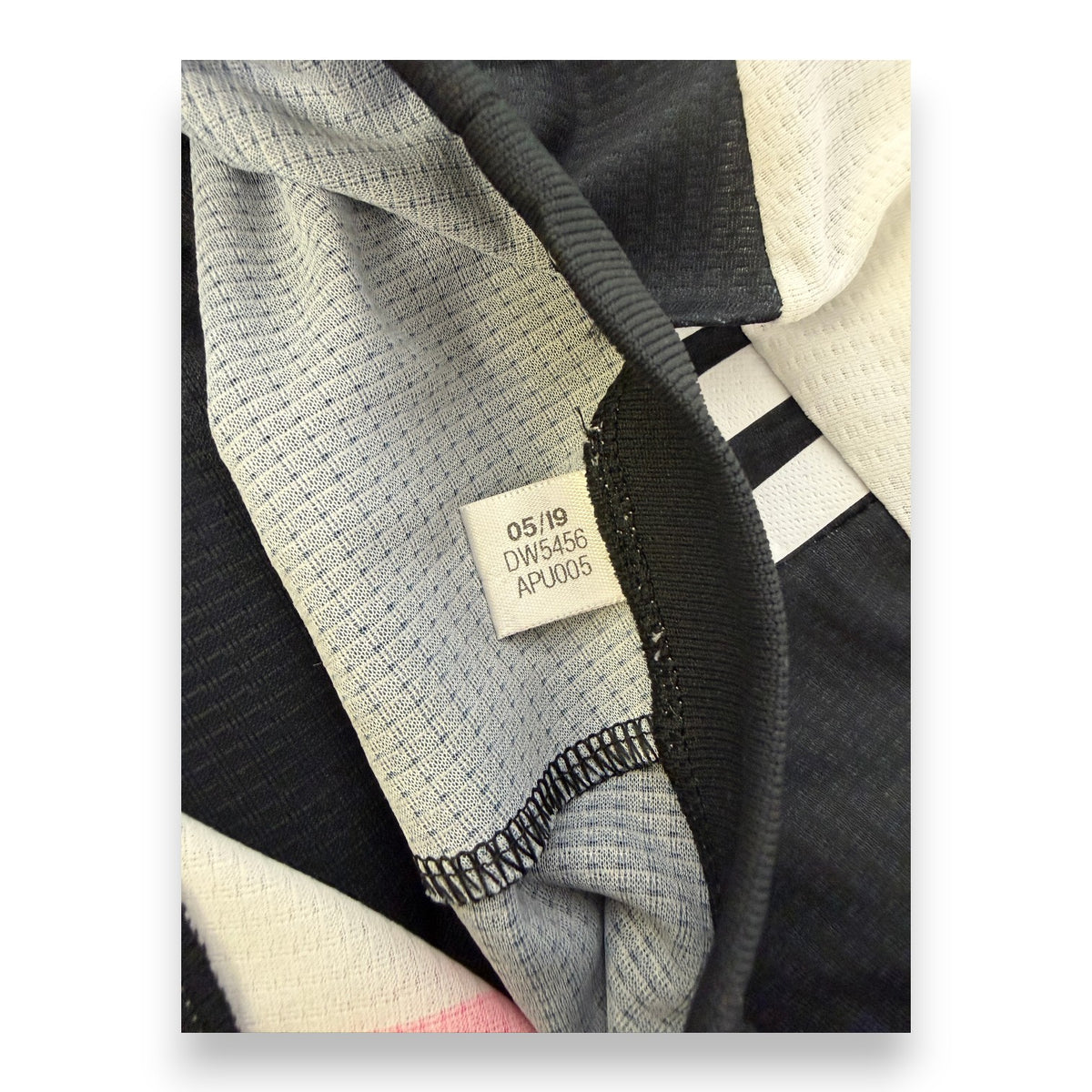 Etichetta interna codice prodotto DW5456 maglia Juventus Home 2019/20 – produzione maggio 2019