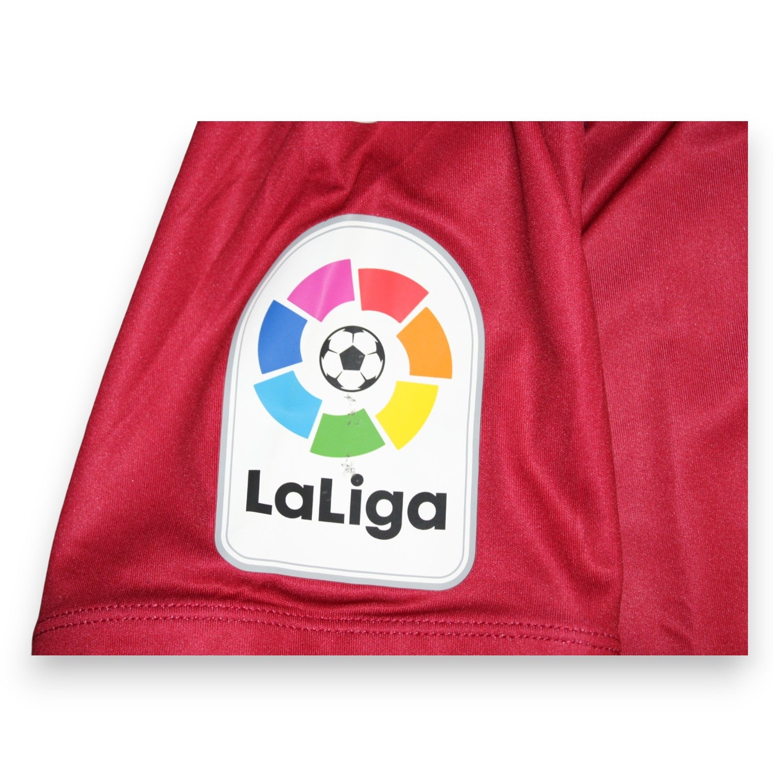 Dettaglio patch LaLiga Santander maglia Levante UD 2017-18 Player Issued Sadiku – competizione prima divisione spagnola