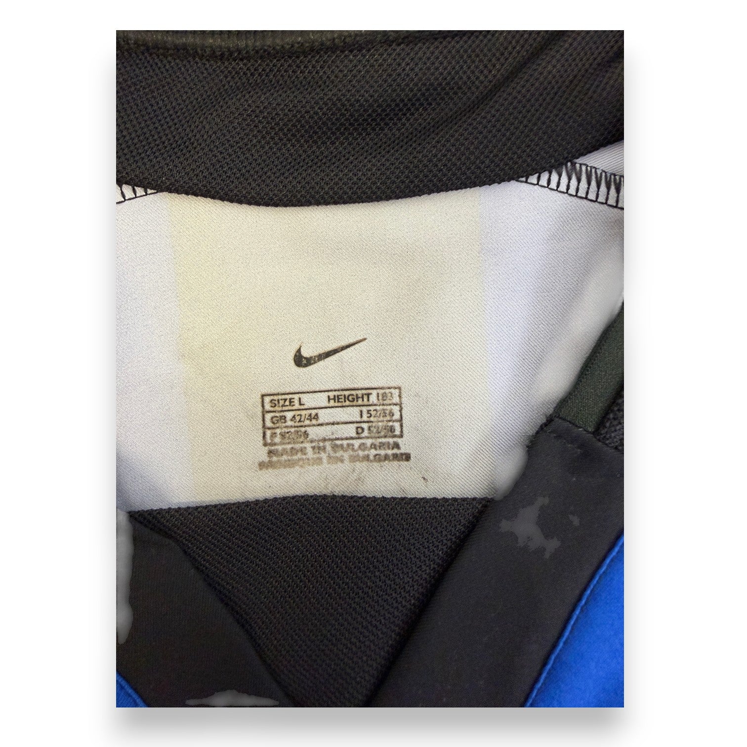 Etichetta interna Nike SIZE L HEIGHT 183 made in Bulgaria – maglia Inter vintage 2001-02 Vieri N.32