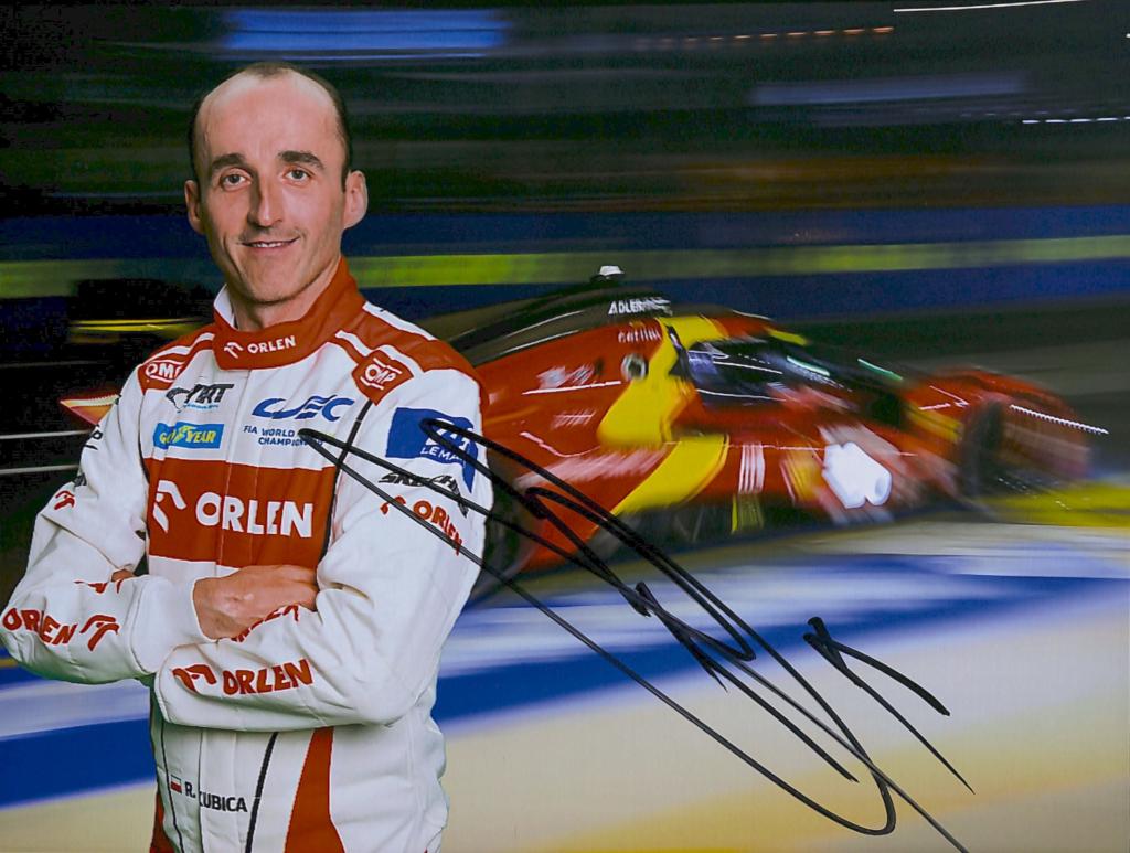 Fotografia autografata Robert Kubica tuta Orlen Team ART FIA WEC World Endurance Championship Le Mans – autografo originale pennarello nero – 21x15 cm – condizioni Excellent