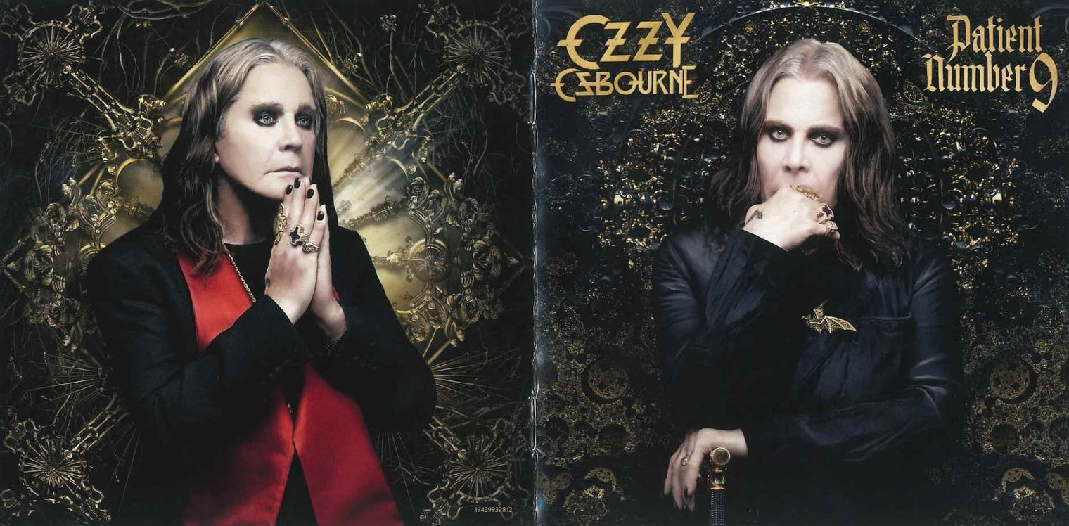 Copertina interna Patient Number 9 con ritratti di Ozzy Osbourne – artwork gotico dorato – CD autografato completo