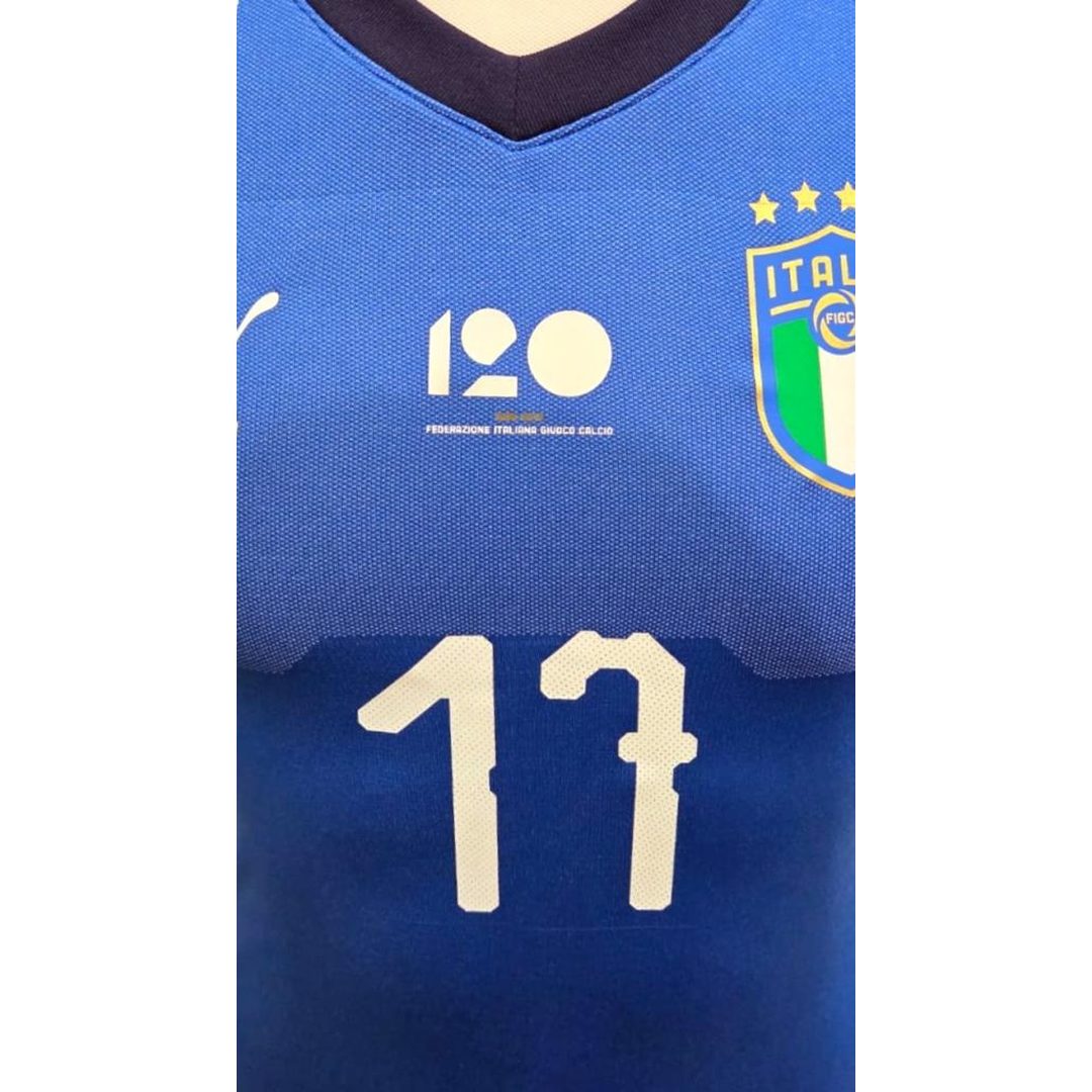 Dettaglio patch 120° anniversario FIGC e numero 17 maglia Italia Home 2018-19 Player Issued – Ciro Immobile – Puma