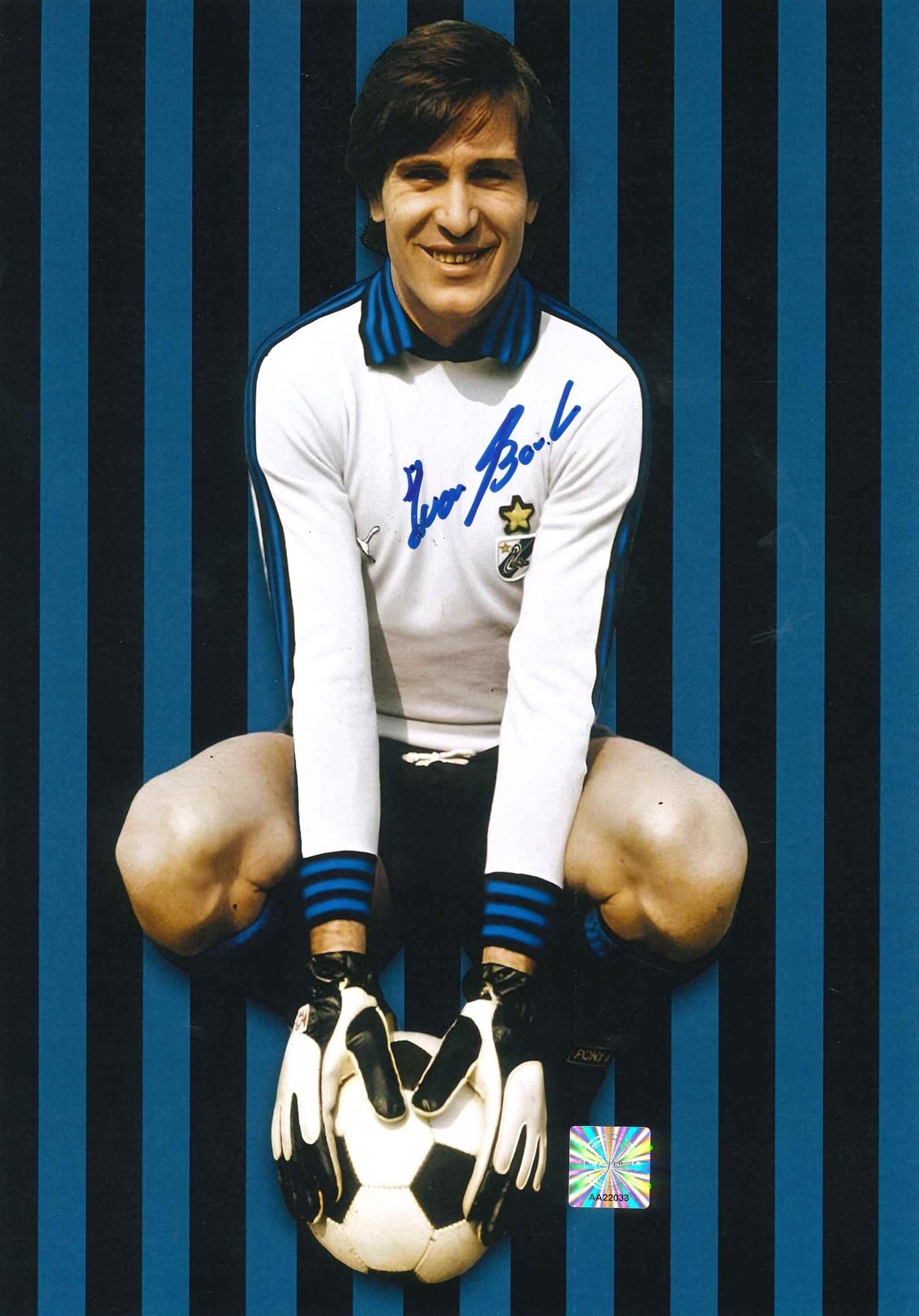 Fotografia autografata Ivano Bordon portiere Inter maglia bianca vintage con pallone – campione del mondo 1982 – autografo originale pennarello blu con COA Witnessed