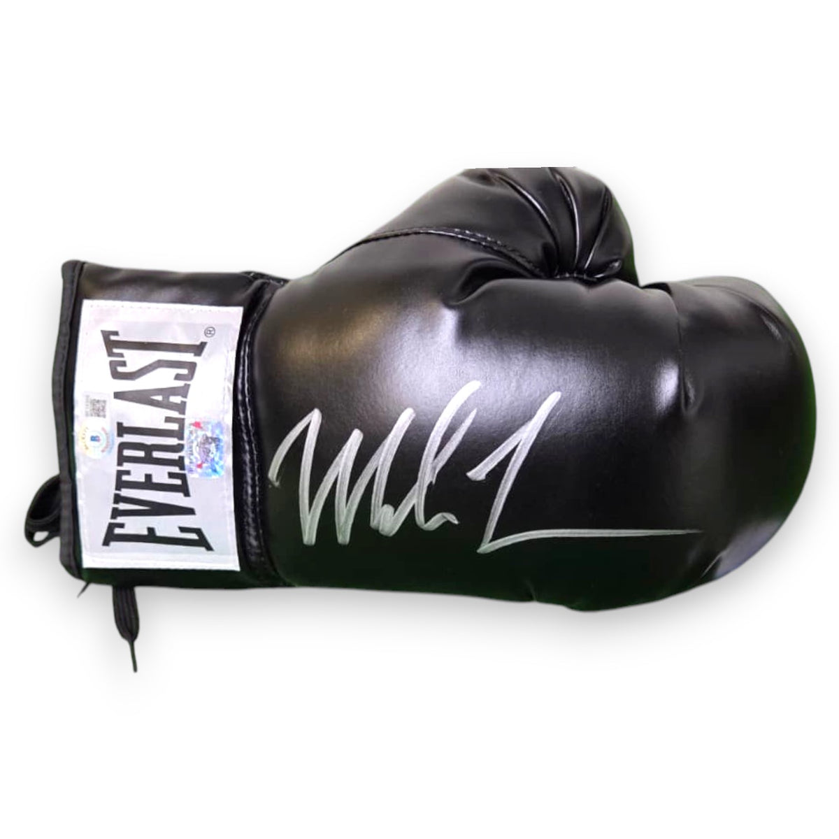 Dettaglio autografo originale Mike Tyson su guantone Everlast – pennarello argento