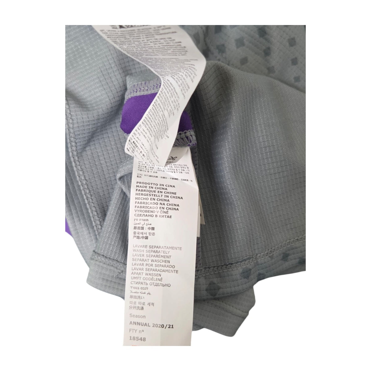 Etichetta interna Kappa stagione Annual 2020/21 Made in China della maglia portiere Fiorentina