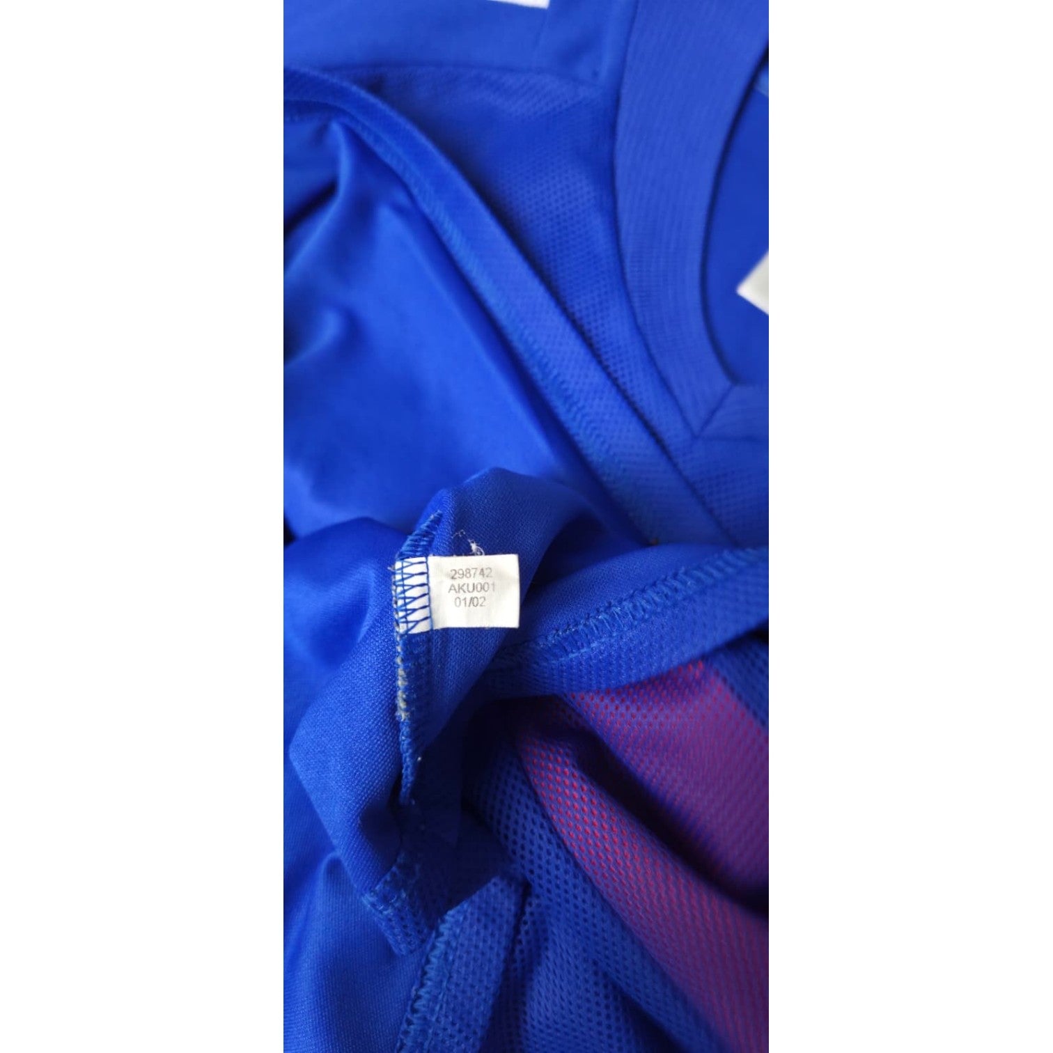 Etichetta interna maglia Francia 2002 Adidas – codice 298742 AKU001 data produzione 01/02