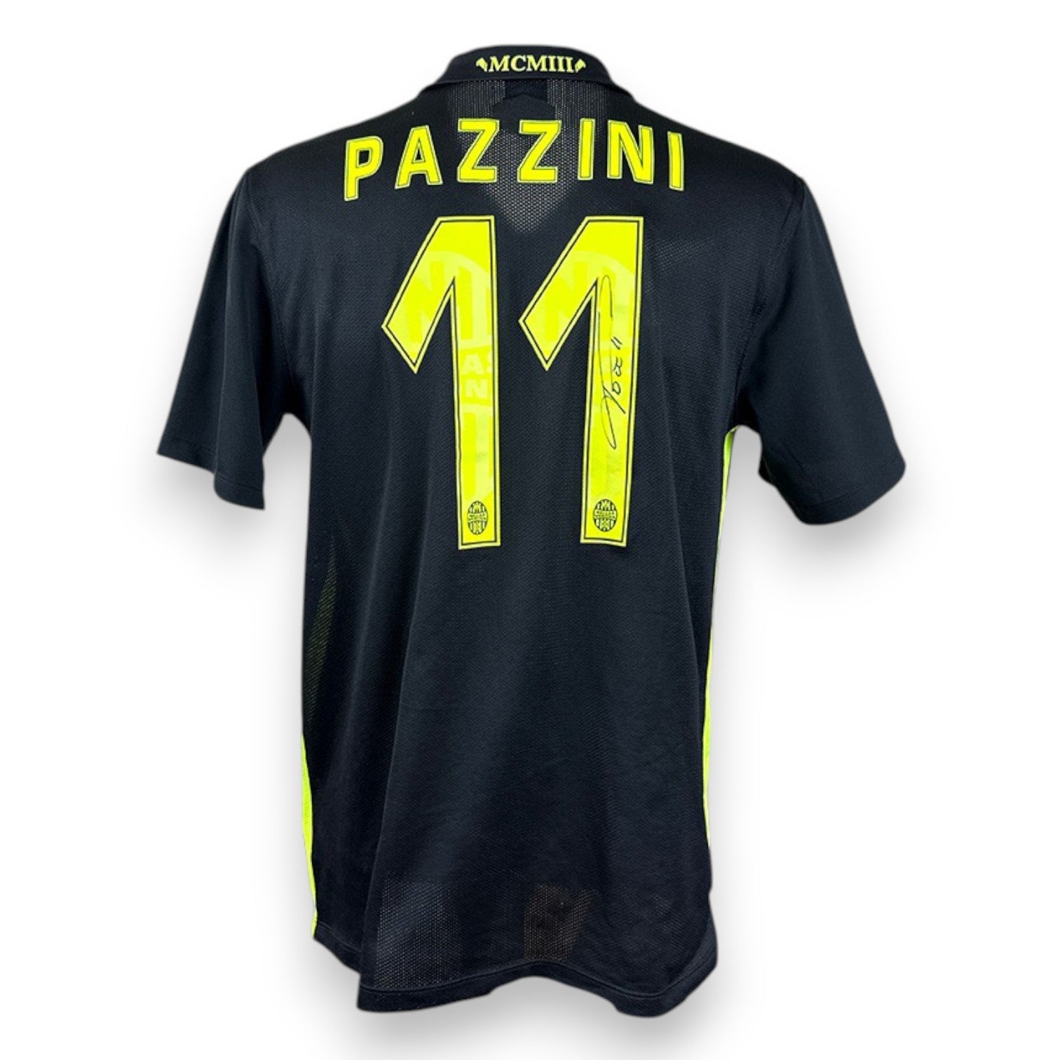 Retro maglia Hellas Verona 2015-16 numero 11 Pazzini autografata originale pennarello nero – Serie A – COA Associazione Autografia incluso