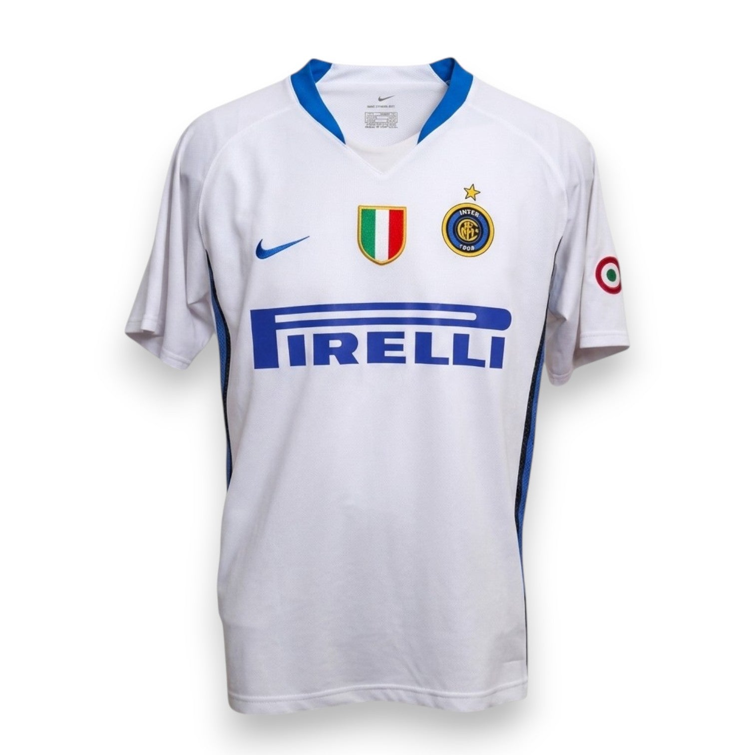 Maglia Inter Away 2006-07 Nike bianca – sponsor Pirelli – scudetto tricolore campioni d'Italia – stemma Inter – condizioni Good