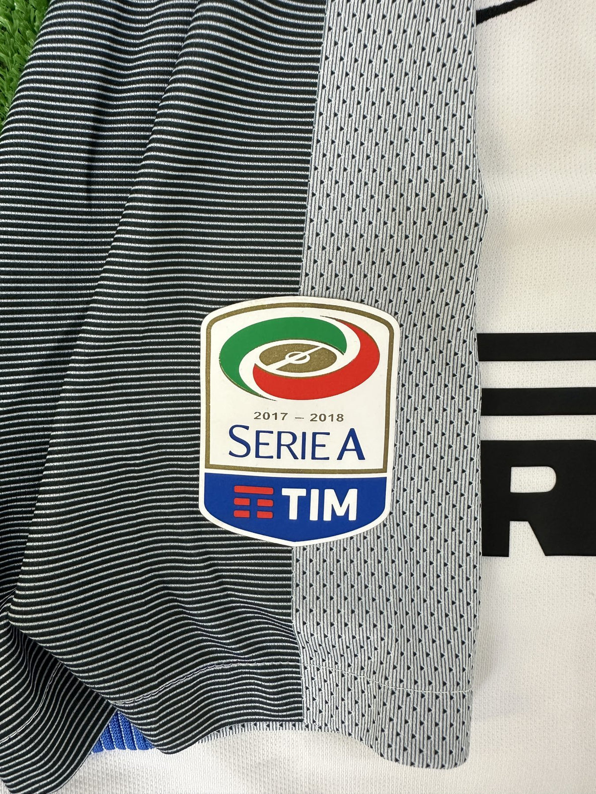 Dettaglio patch Serie A TIM 2017-2018 maglia Inter Away Nike