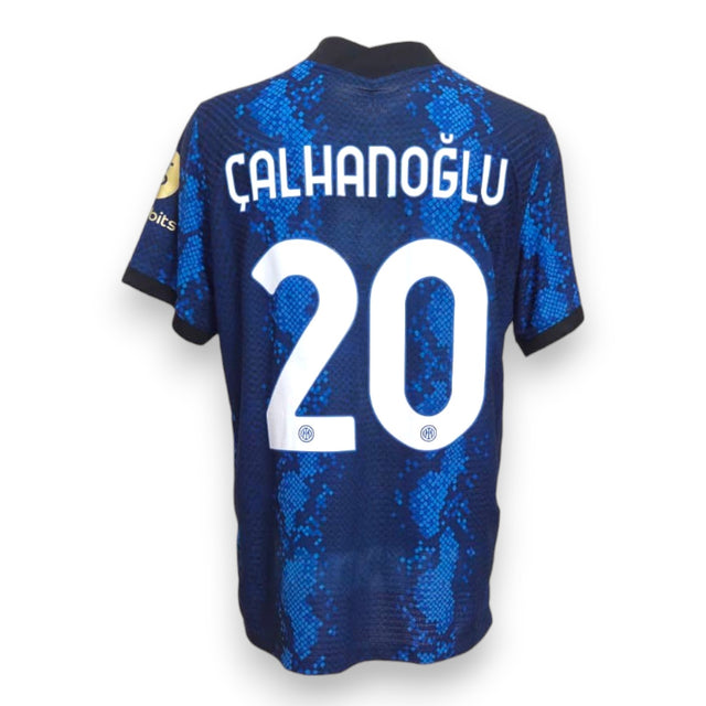 Retro maglia Inter Home 2021-22 numero 20 Çalhanoğlu – nameset bianco – patch Lega Serie A