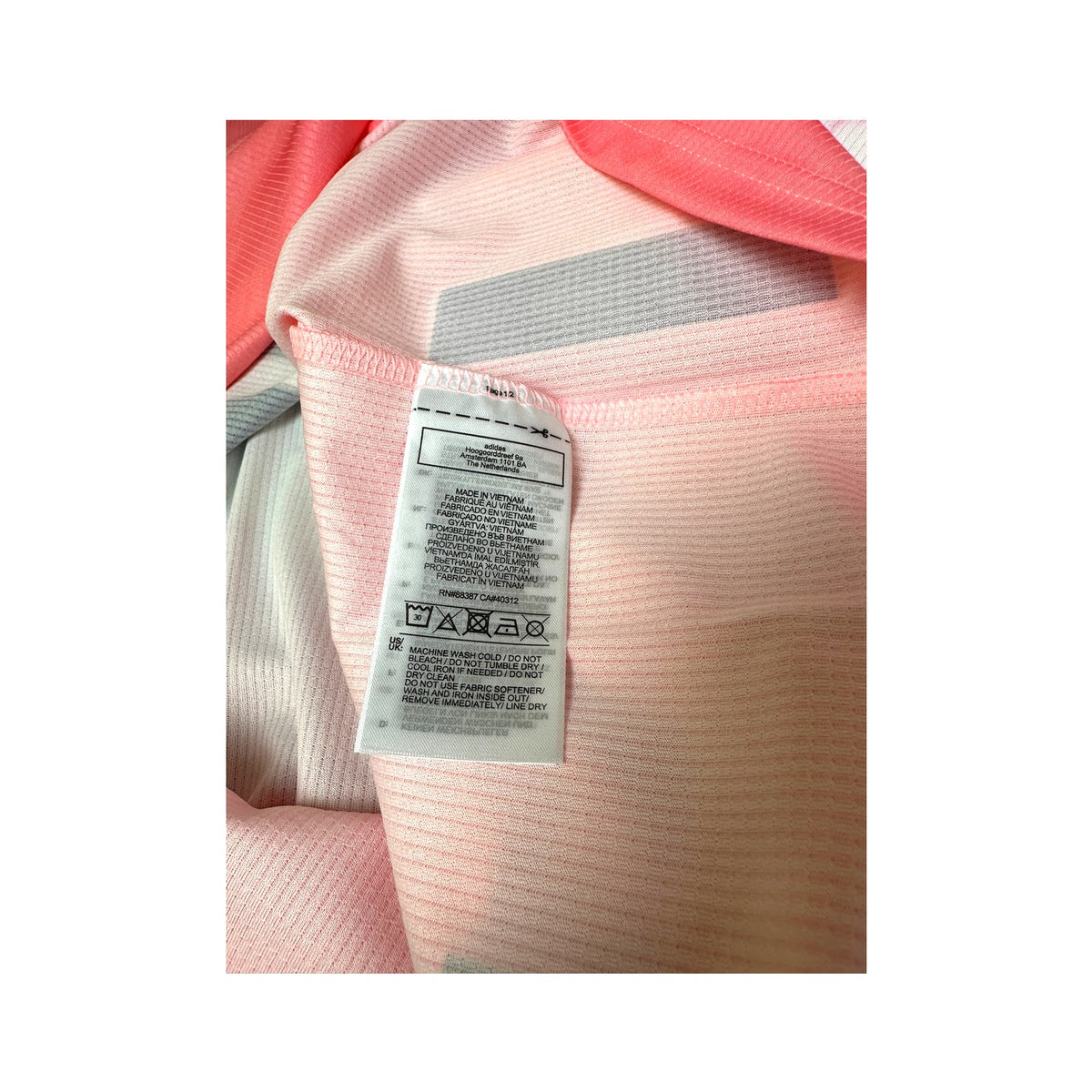 Etichetta di composizione Adidas Made in Vietnam della maglia Juventus Humanrace 2020/21