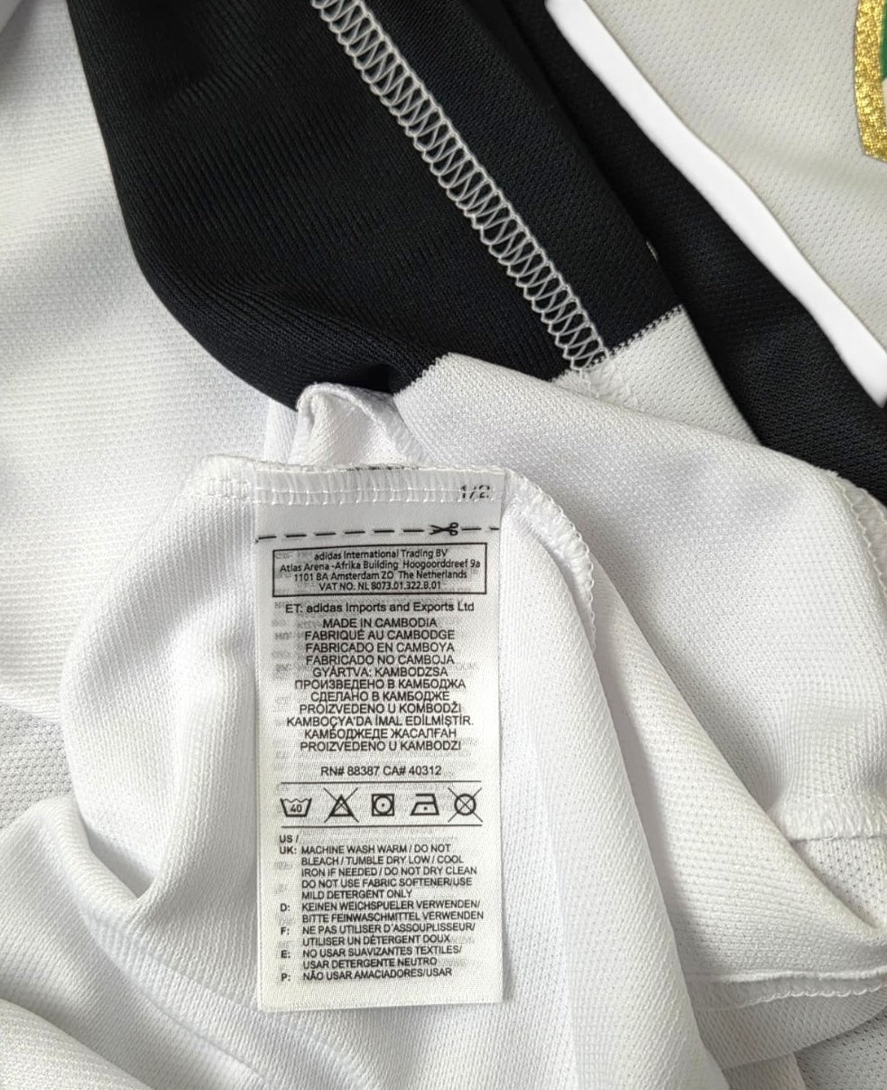 Etichetta di composizione Adidas Made in Cambodia della maglia Juventus Home 2018/19