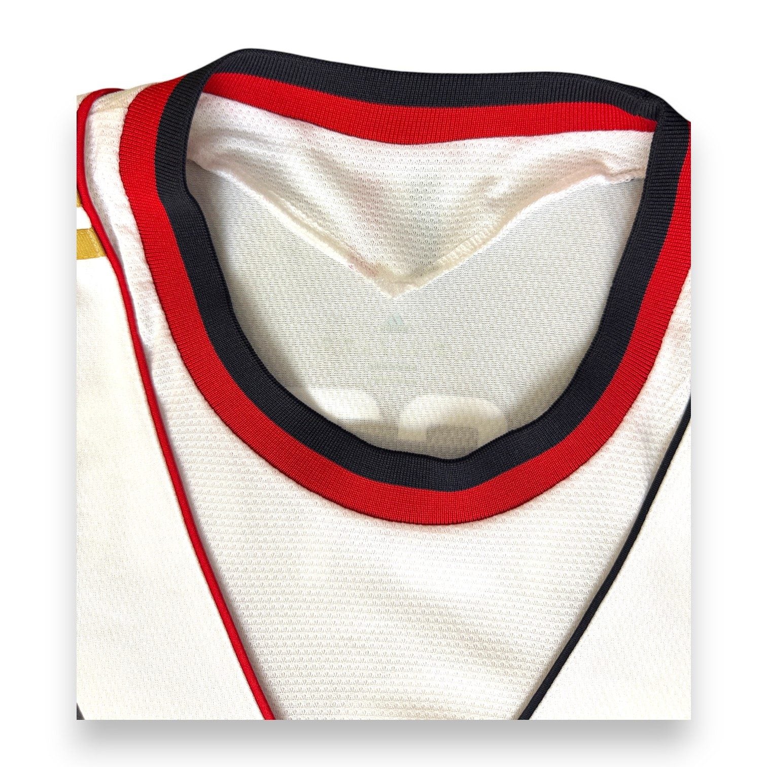 Dettaglio colletto rossonero maglia Milan Away 2012-13 Player Issued Adidas bordo Italia