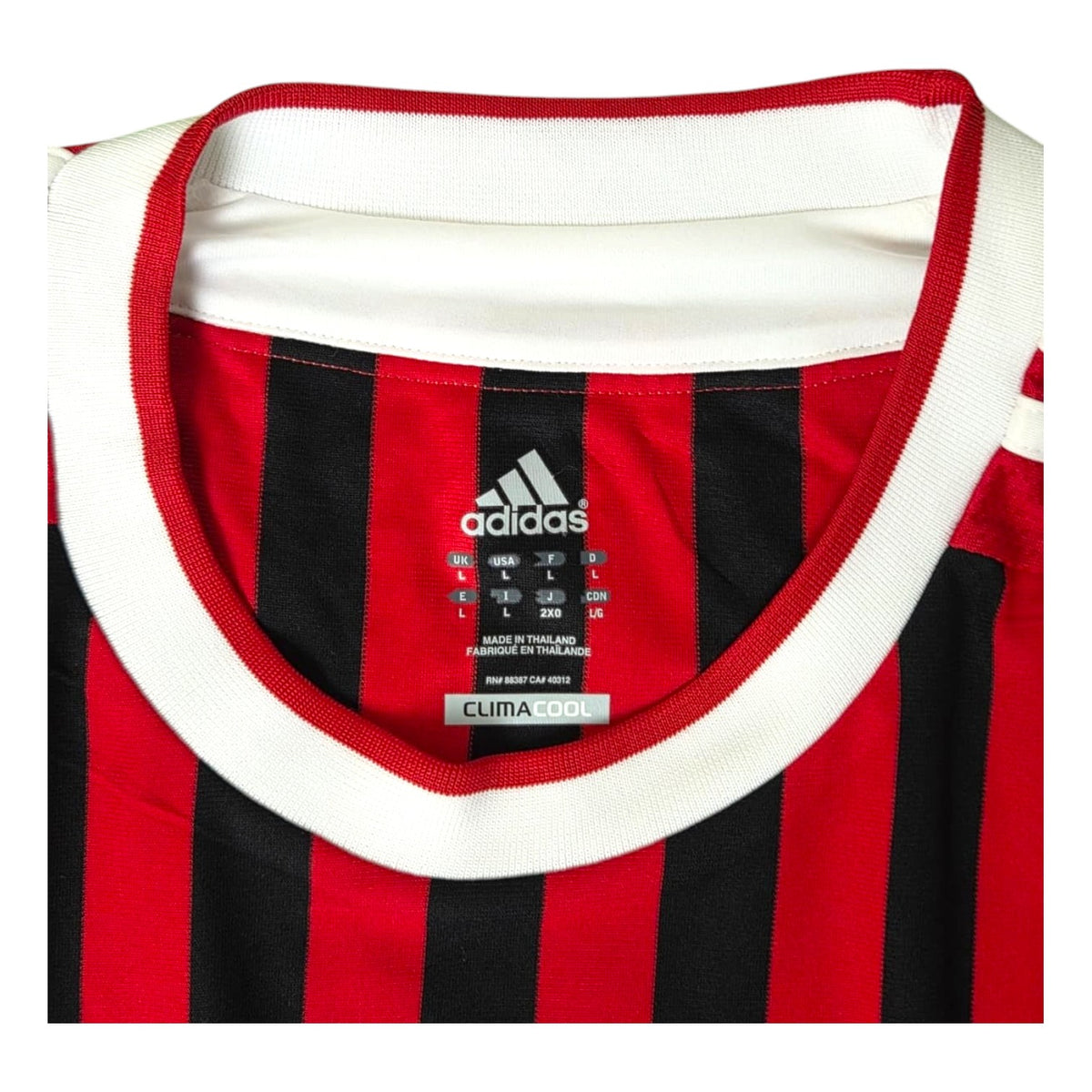 Colletto della maglia Milan Home 2011/12 con etichetta Adidas Climacool taglia L Made in Thailand