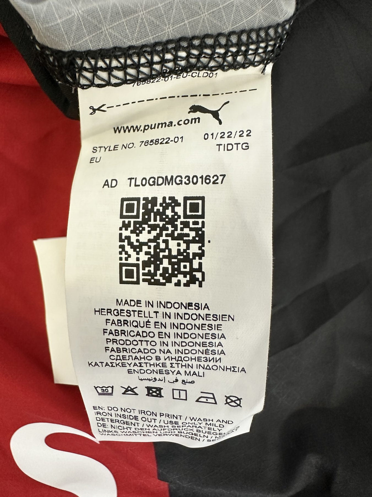 Etichetta interna Puma taglia L maglia Milan Home 2022-23 – Made in Indonesia