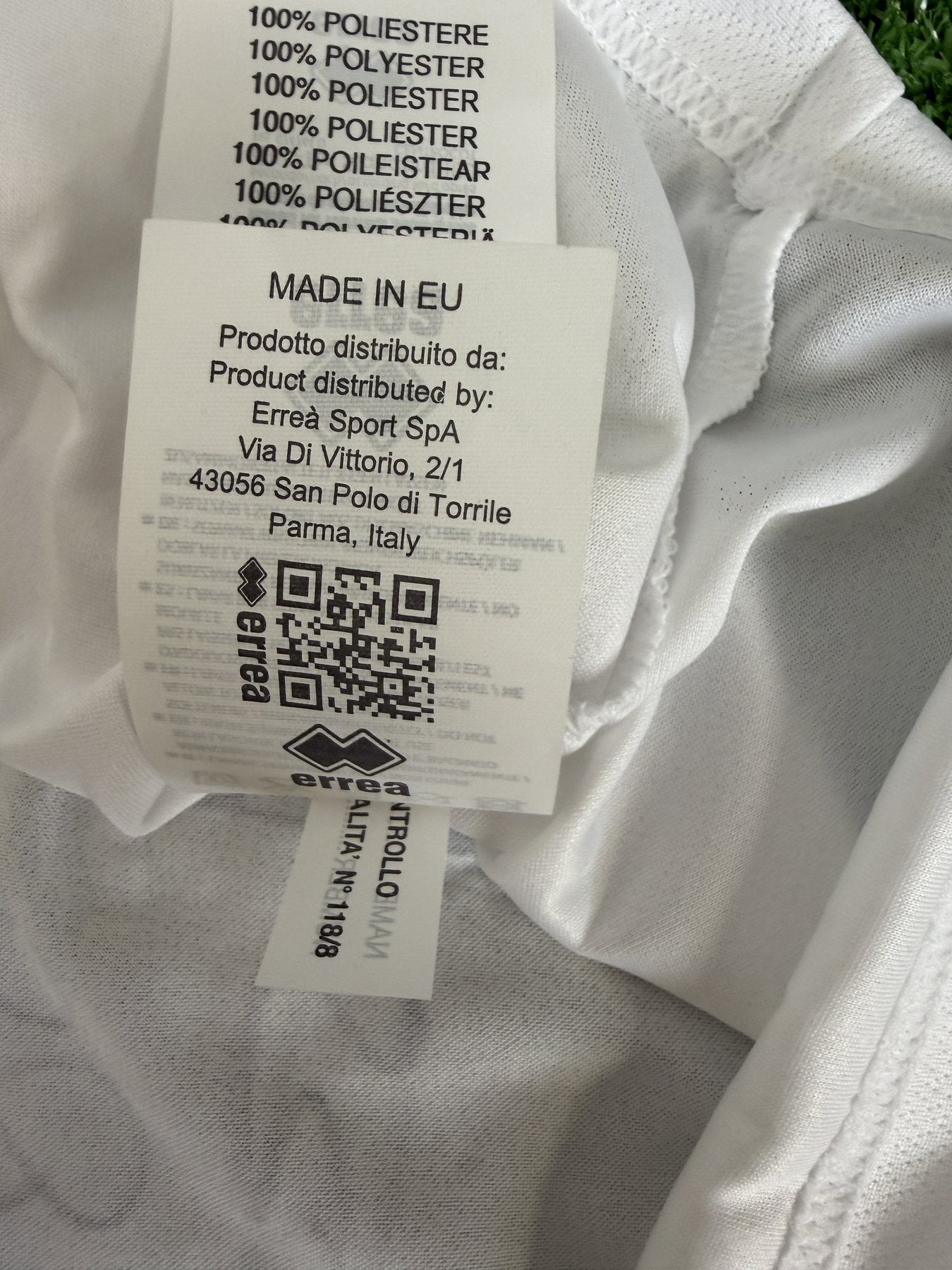 Etichetta Made in EU Errea Sport maglia Parma Centenario 2013-14 – prodotta a Parma