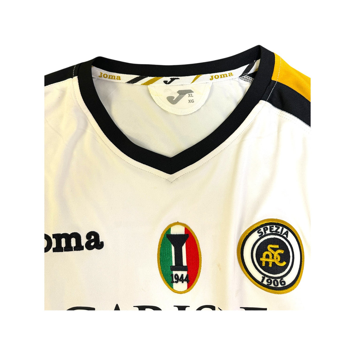 Colletto a V nero con nastro Joma e stemmi ricamati – maglia Spezia Home 2010/11 Player Issued