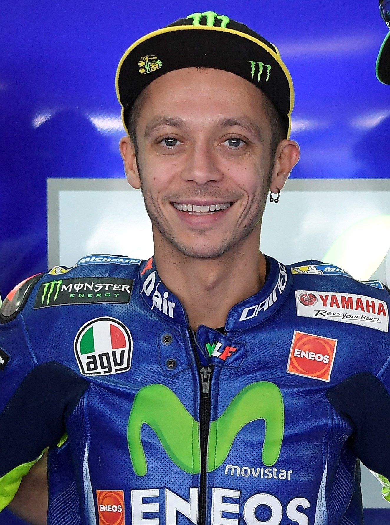 Valentino Rossi con la tuta Movistar Yamaha MotoGP 2017 – autografi originali su MTM Memorabilia
