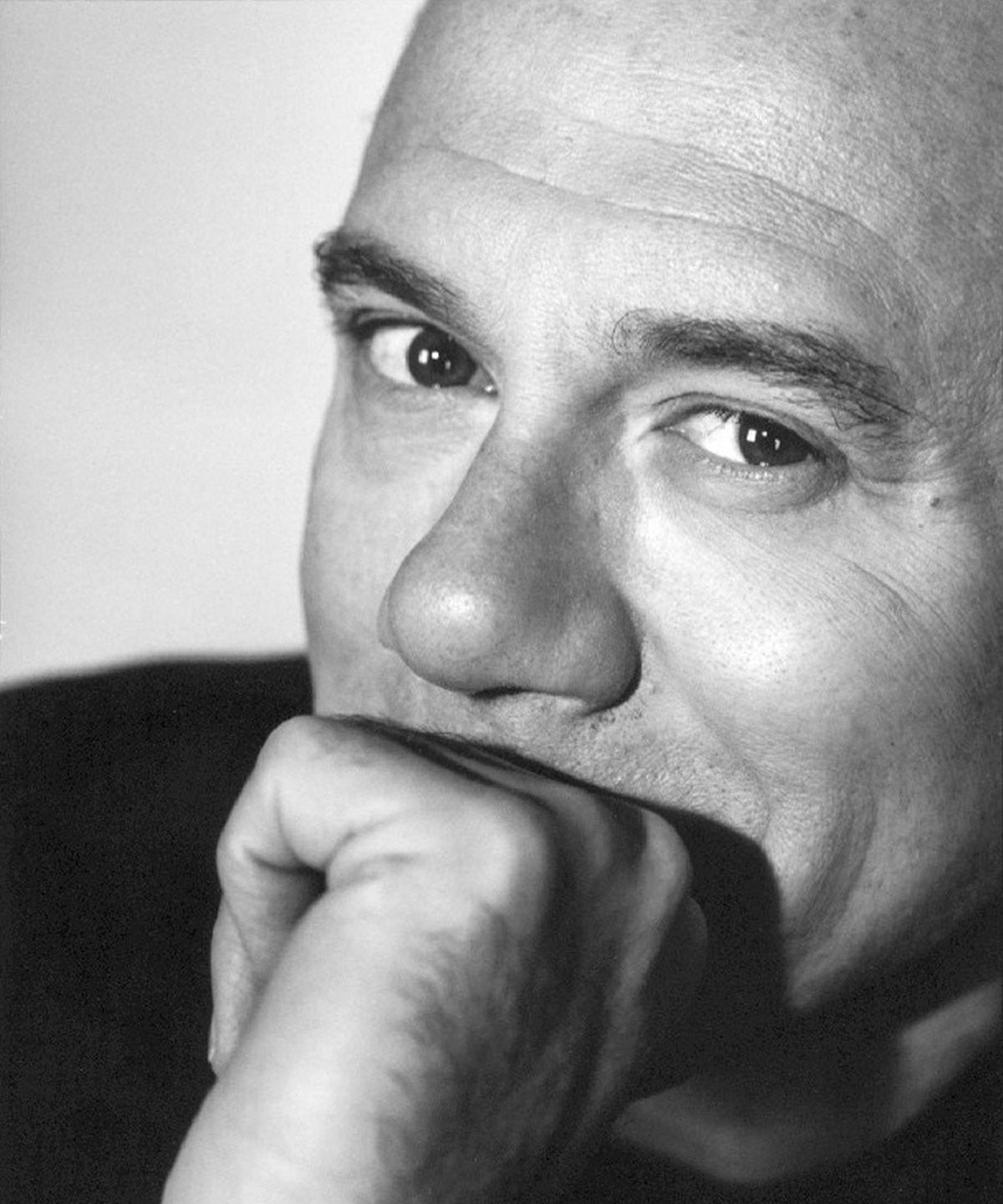 Carlo Verdone, attore e regista italiano, ritratto in bianco e nero