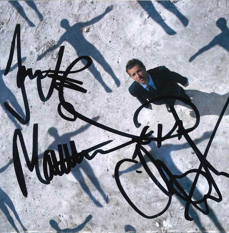 Copertina autografata Muse Absolution 2003 – autografi originali Matt Bellamy Chris Wolstenholme Dominic Howard – pennarello nero