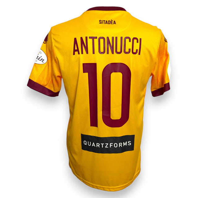 Retro maglia AS Cittadella 2024-25 numero 10 Mirko Antonucci Player Issued – sponsor Quartzforms – Erreà Serie B