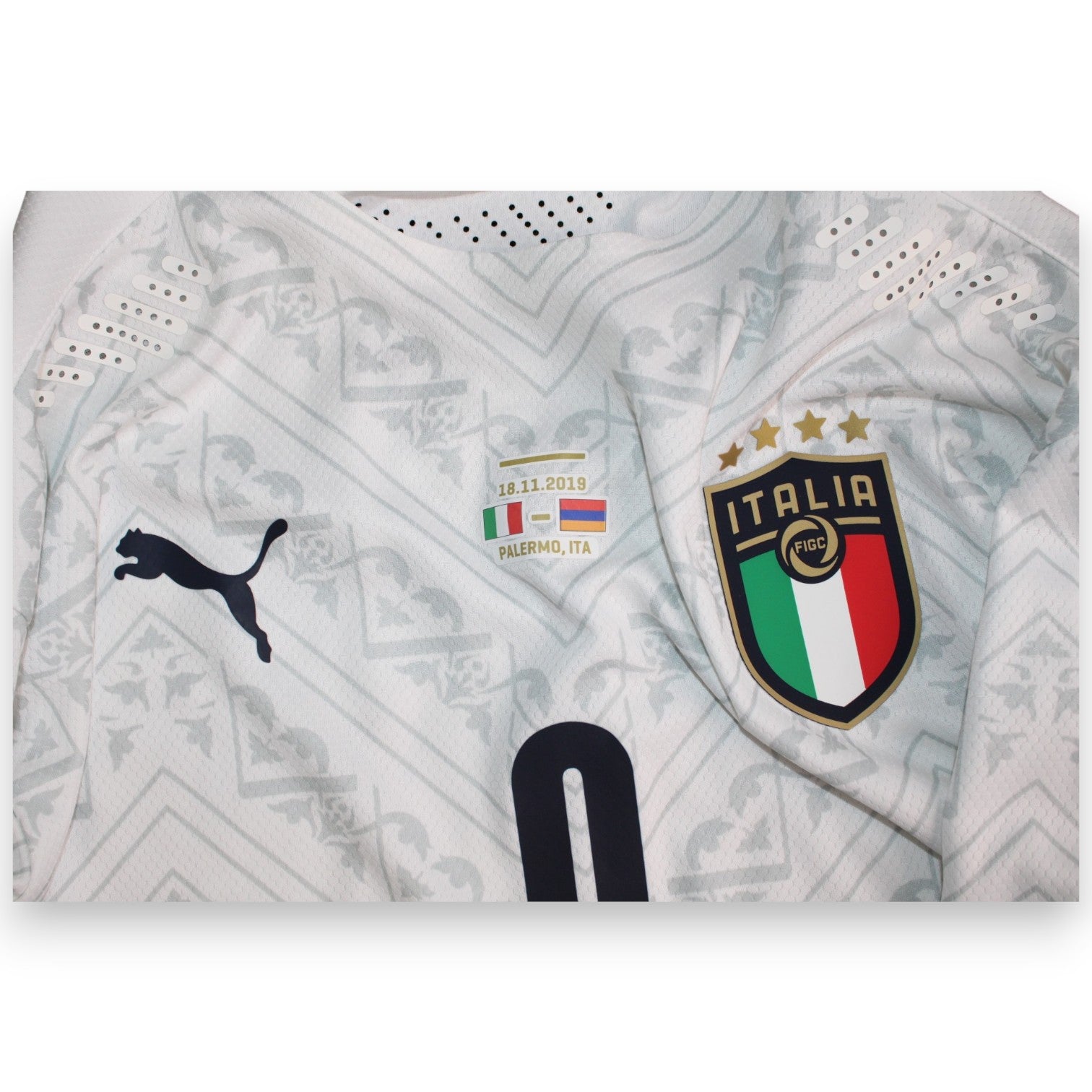 Dettaglio match detail stampato maglia Italia Away 2019 Player Issued – Italia vs Armenia 18.11.2019 Palermo – Qualificazioni Euro 2020