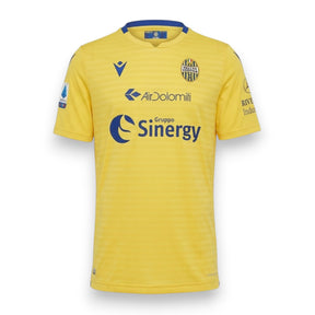 Fronte maglia Hellas Verona Away 2019-20 Player Issued – Macron – sponsor AirDolomiti Gruppo Sinergy – stemma Hellas Verona – Serie A TIM