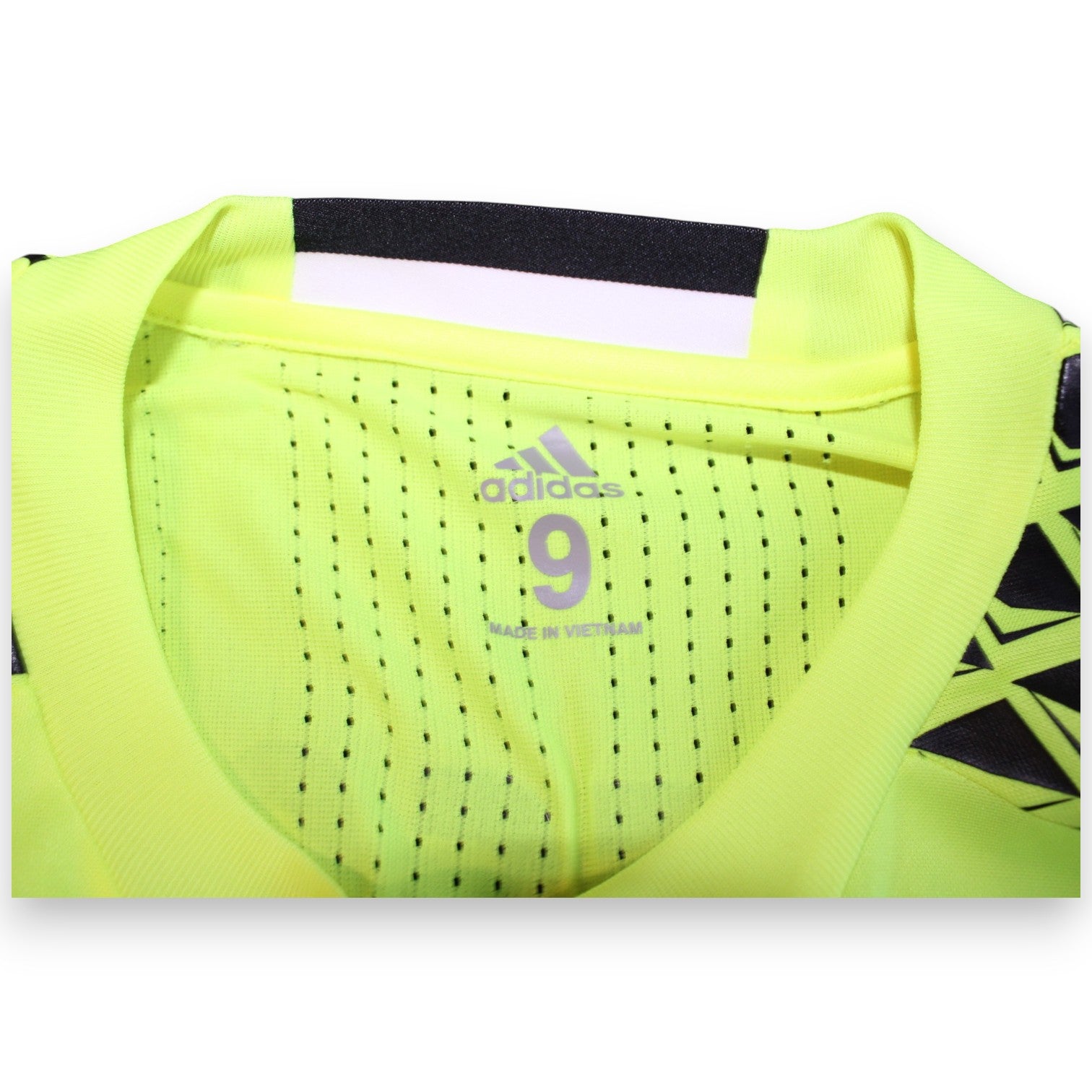 Etichetta taglia Adidas 9 maglia portiere Juventus Final Cardiff 2017 – Made in Vietnam – Player Issued Buffon