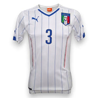 Maglia Italia Away 2014-15 Puma fronte – design pinstripes bianco blu – N.3 Chiellini