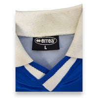 Etichetta Erreà taglia L e colletto a polo bianco con inserto V maglia Como 1907 vintage